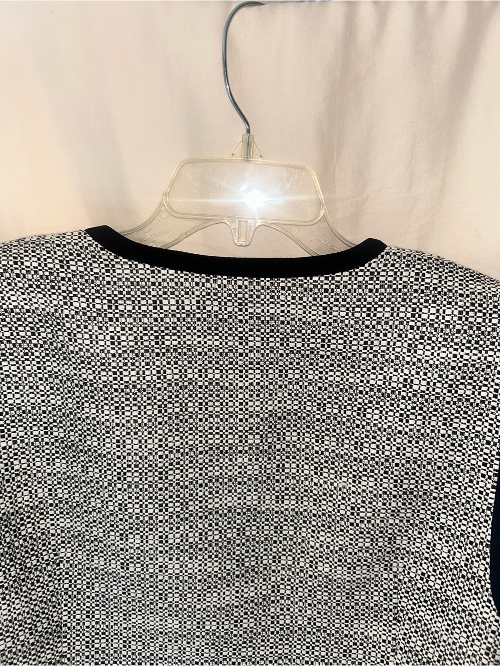 Women's Black & White Fitted Textured Zip-Front Collarless Jacket - Picture 7 of 14